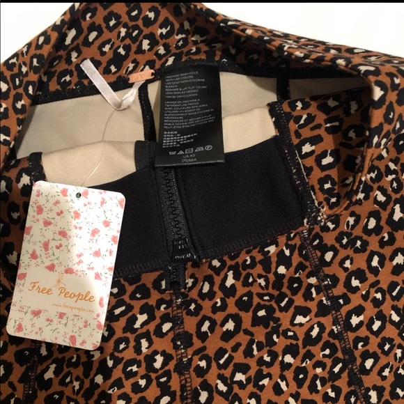 Women Athletic Shorts - Picture 3 of 3